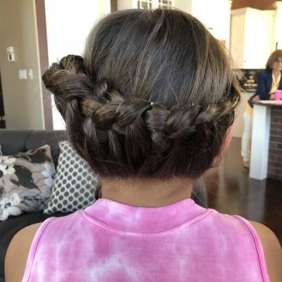 Beautiful hairstyle for a kids birthday spa party
